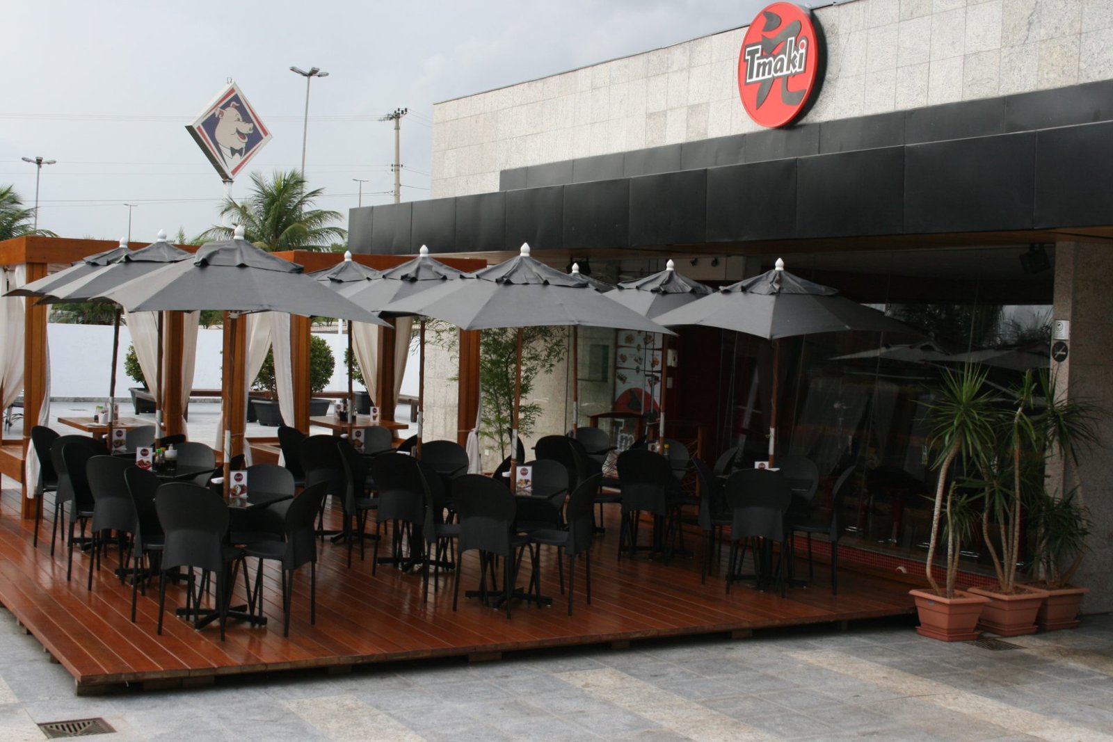 Tmaki Sushi Bar
